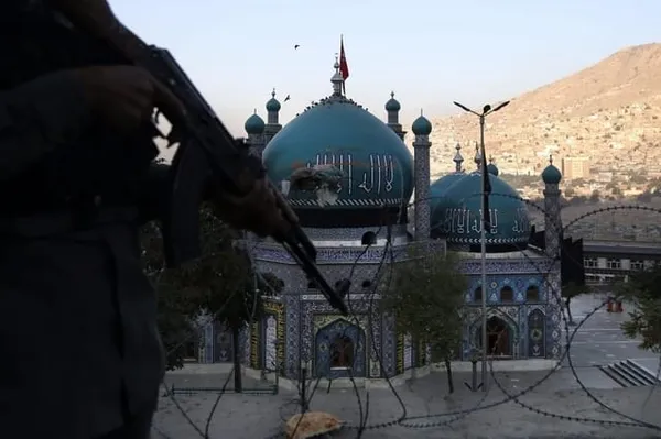 Kaboul : attaque contre une mosquée, 4 morts dont l’imam