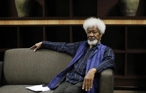 Wole Soyinka à propos de la mort de l’Afro-Américain George Floyd : « les Afrodescendants sont condamnés à l’excellence »