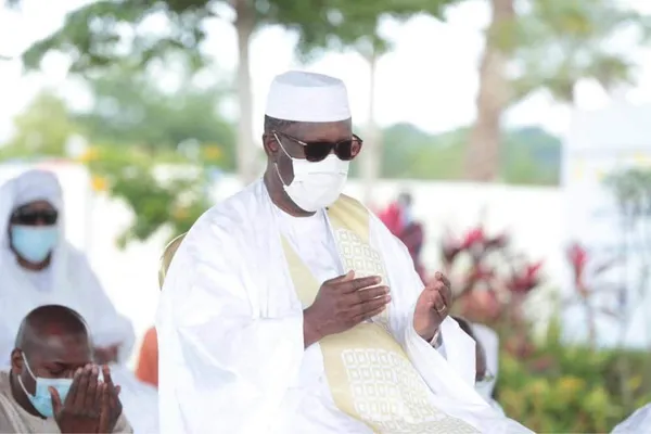 Fête de l’Aïd El Kébir : le Président Ouattara prie pour la paix en Côte d’Ivoire