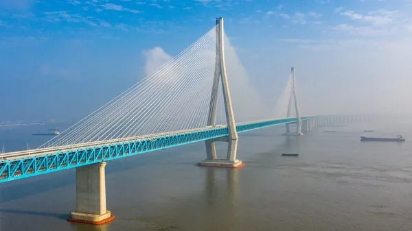 Chine : mise en service du plus long pont route-rail à haubans au monde – Actualités 01/07/2020