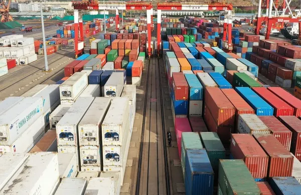 Chine : l’excédent du commerce des biens et des services dépasse 420 milliards de yuans – Actualités 04/07/2020