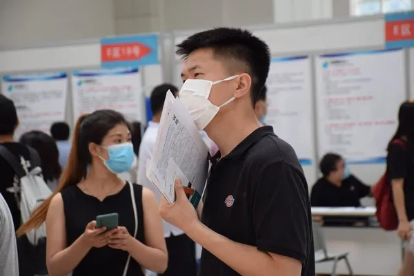 Une enquête révèle les besoins des diplômés chinois en matière de recherche d’emploi – Actualités 04/07/2020
