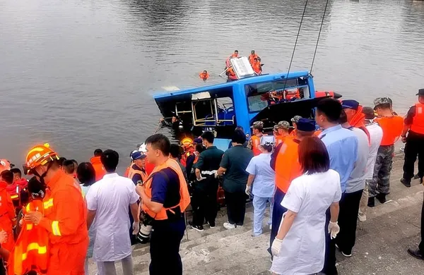 URGENT Chine : 21 morts et 15 blessés après la chute d’un bus dans un lac dans le sud-ouest – Actualités 07/07/2020