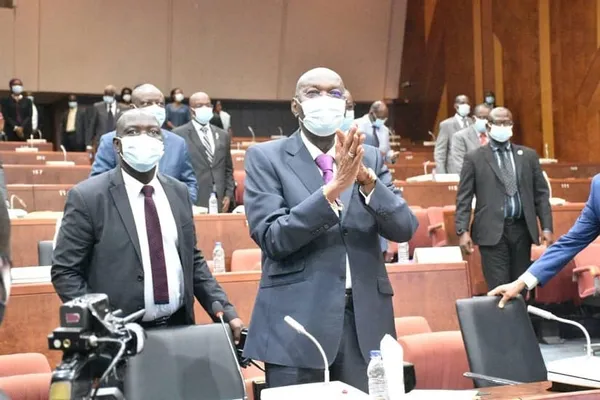 Le Sénat approuve l’intégration des travailleurs indépendants dans le conseil d’administration de la CNPS – Actualité ivoirienne 06/07/2020