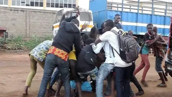 Un jeune homme battu à mort sur la base de simples soupçons à Abobodoumé – Actualité ivoirienne 10/07/2020