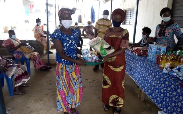 Covid19 : Une ONG soulage des femmes vulnérables de Dabou – Actualité ivoirienne 10/07/2020