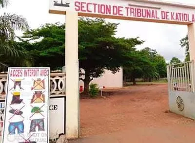 La décence vestimentaire exigée aux usagers du tribunal de Katiola – Actualité ivoirienne 12/07/2020