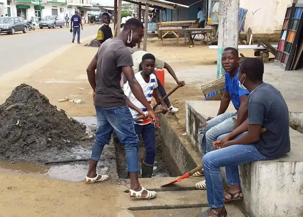 La mairie recrute des élèves pour des travaux d’assainissement à Adiaké – Actualité ivoirienne 13/07/2020
