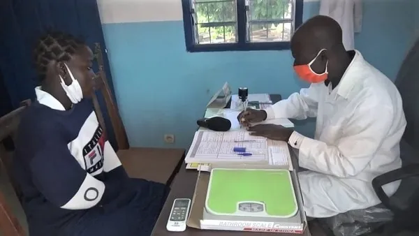 Examens scolaires : comment les candidats malades sont sauvés par le corps médical (reportage) – Actualité ivoirienne 14/07/2020