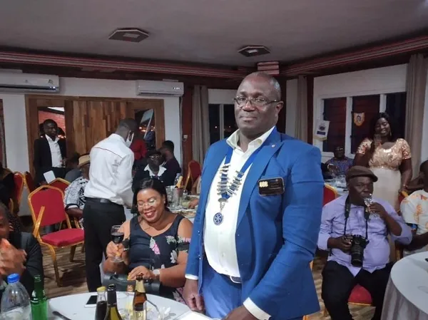 Le nouveau président du Rotary club Yamoussoukro-président prend fonction