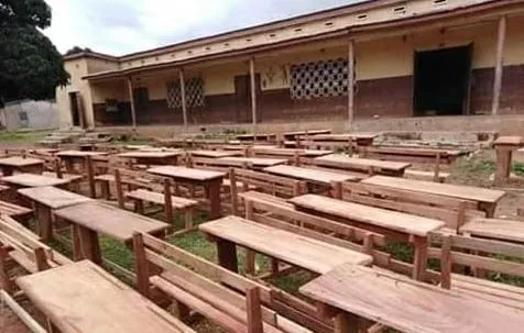 Don de tables bancs au groupe scolaire M’borla-dioulasso de Niakara – Actualité ivoirienne 22/07/2020