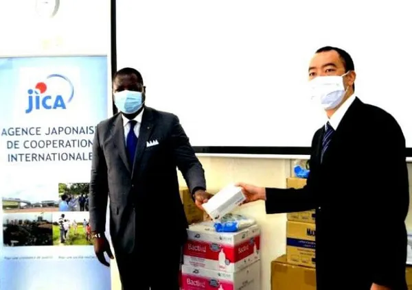 Lutte contre le Covid-19 : la Côte d’Ivoire reçoit des équipements du Japon