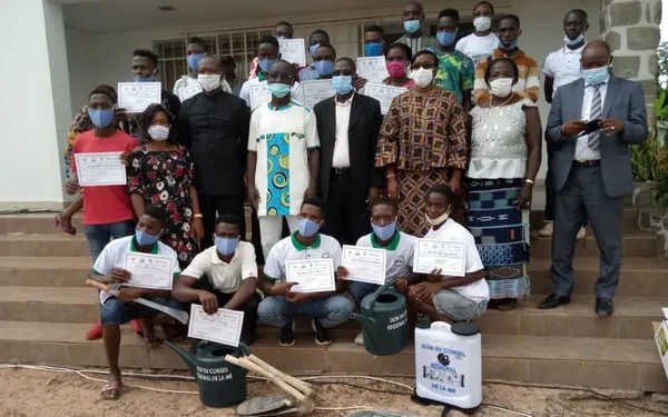 PEJEDEC: Remise de diplômes et de matériel agricole à 100 jeunes à Adzopé – Actualité ivoirienne 27/07/2020