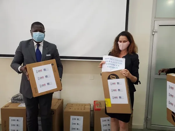 Côte d’Ivoire-COVID-19 : L’USAID fait don de matériel informatique au gouvernement ivoirien
