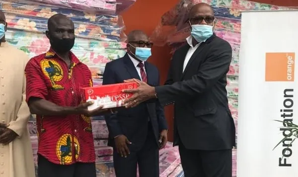 Inondations d’Anyama et d’Azaguié : Orange Côte d’Ivoire fait des dons aux sinistrés