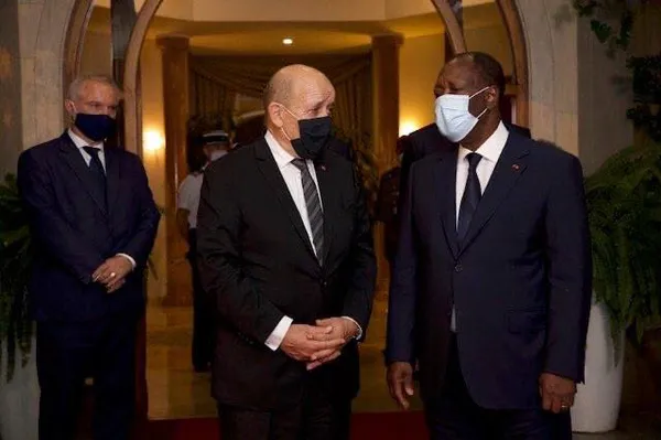Jean-Yves Le Drian à Abidjan le 9 juin : voici ce que cache sa visite avant le retour de Gbagbo