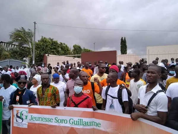 Dépôt de candidature de Soro : des militants mobilisés autour de la CEI