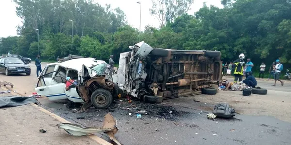 Accident à Yamoussoukro : collision entre gbaka et 504, 28 victimes