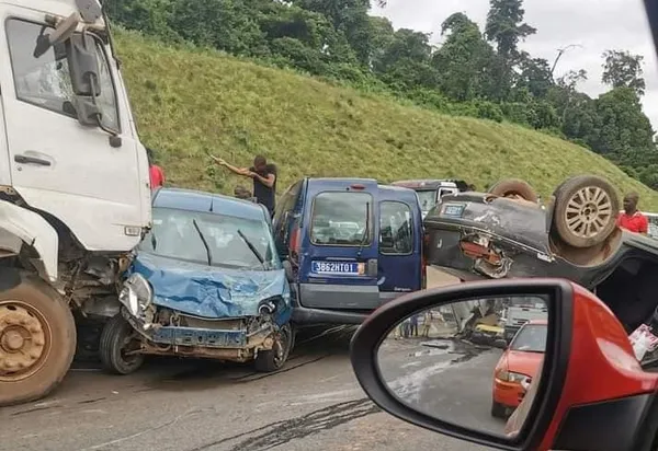 Accident sur l’autoroute du nord sens Adjamé-Yopougon ce 31 octobre 2022