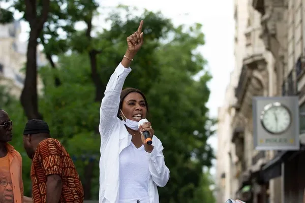 Coup de gueule Affoussiata Bamba contre Macron : « le Peuple Ivoirien est debout et ne lâchera rien »