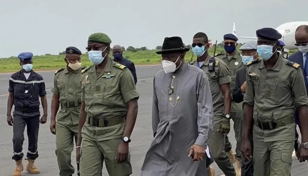 Mali : Goodluck Jonathan obtient le feu vert des militaires pour rencontrer ce 26 mai le président de transition arrêté