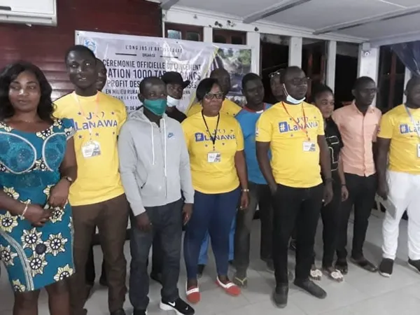 Une Ong  lance l’opération 1000 tables bancs dans la région de la Nawa – Actualité ivoirienne 09/08/2020