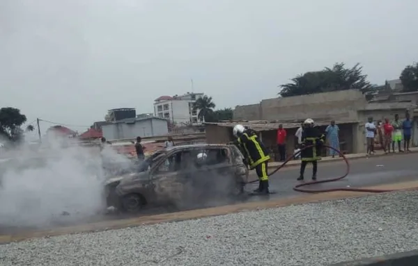 Marche de l’opposition à Yopougon : un suspect interpellé après l’incendie de trois véhicules