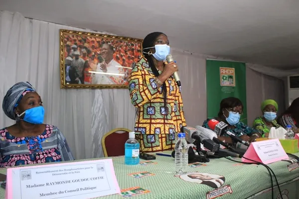 Les femmes cadres du RHDP menacent de transférer Simone Gbagbo à la CPI