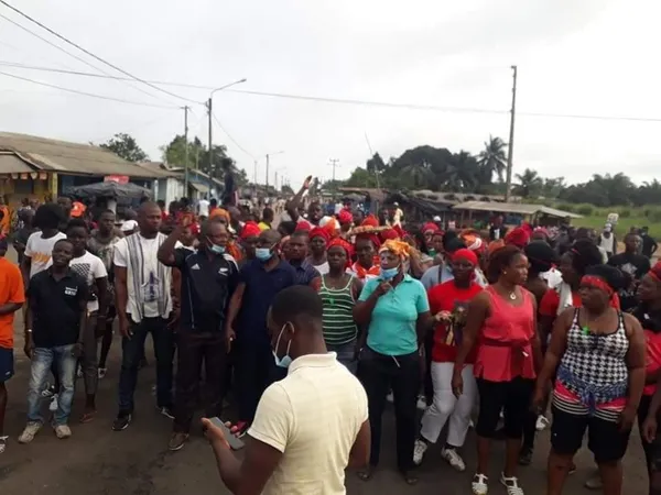 Marche contre Ouattara : les femmes de Bonoua dans les rues