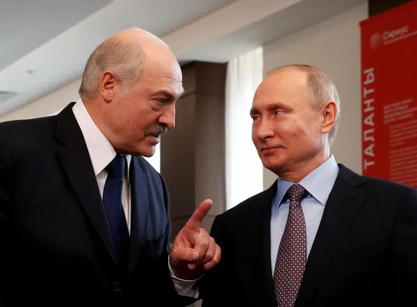 Vladimir Poutine à Loukachenko : « Nous reconnaissons la légitimité des élections présidentielles au Bélarus »