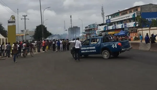 Marche contre Ouattara : situation tendue à Yopougon entre manifestants et policiers ce 27 août
