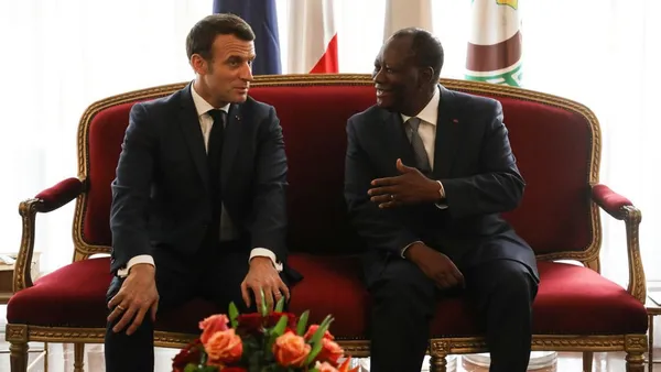 Ouattara au report des municipales 2023 ? Macron réagit