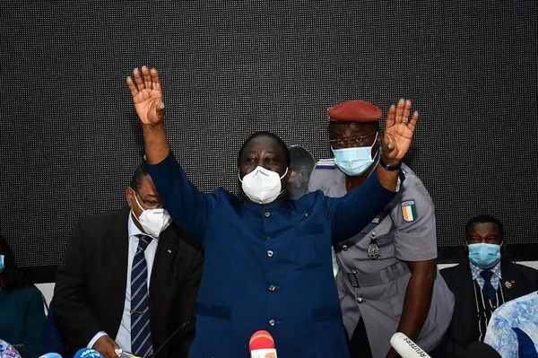 Titrologie 21 septembre 2020 : revue de la presse ivoirienne, « Bédié prend les commandes »