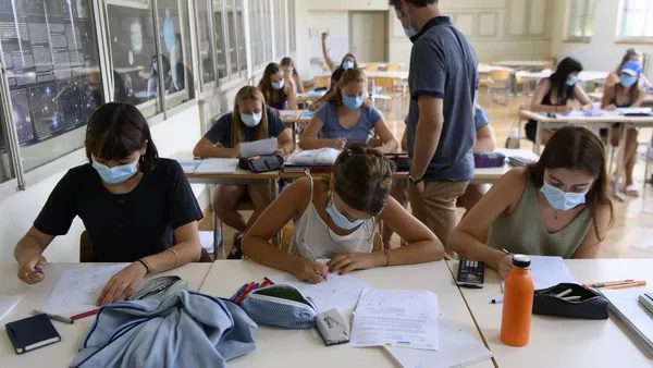 Belgique : reprise des cours sous le signe du masque
