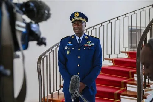 Coopération militaire : Umaro Embalo reçoit en audience le chef d’état-major général des Armées sénégalaises
