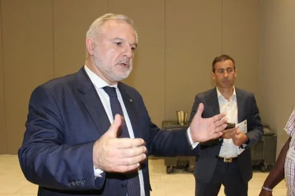 Propos sexistes ou rappel politique ? : voilà ce qu’on reproche à Gilles Huberson, l’ambassadeur de France à Abidjan