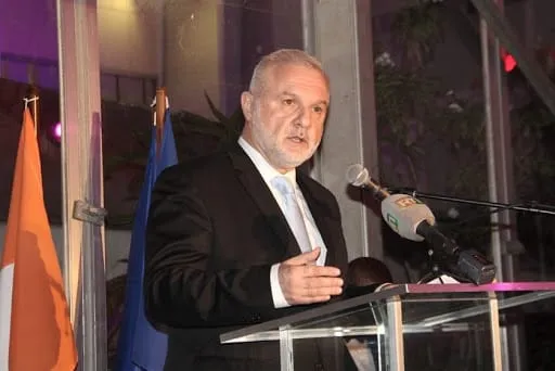 À moins d’un mois de la présidentielle, Macron rappelle Gilles Huberson, son ambassadeur en Côte d’Ivoire à Paris