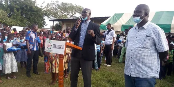 Bouaké : plus 800 kits scolaires offerts aux élèves