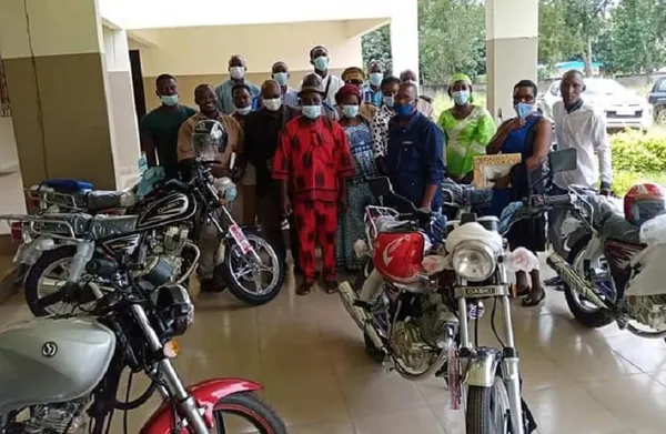 Des engins à deux roues remis aux encadreurs d’un projet sur la petite enfance à M’Bahiakro – Actualité ivoirienne 12/10/2020
