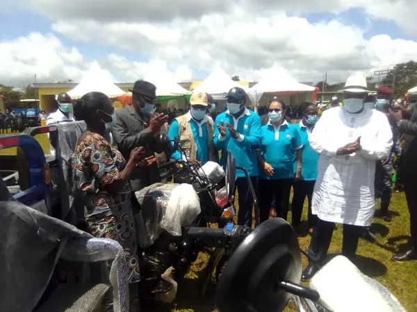 Du matériel et des intrants agricoles aux paysans de Tanda – Actualité ivoirienne 14/10/2020