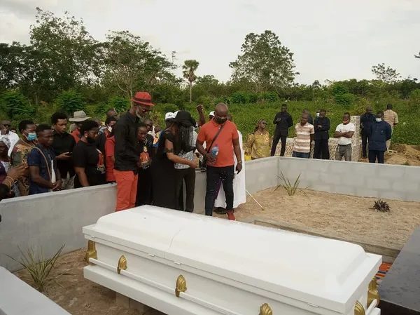 Inhumation du chanteur Nst Cophie’s à Dimbokro