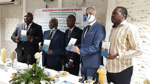 Un journaliste écrivain présente son ouvrage “Conflits intercommunautaires, ces morts qu’on peut éviter” – Actualité ivoirienne 19/10/2020