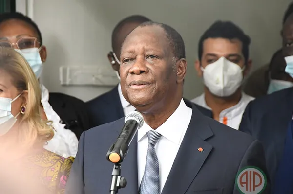 Alassane Ouattara après son vote : « nous tenons à respecter la Constitution »
