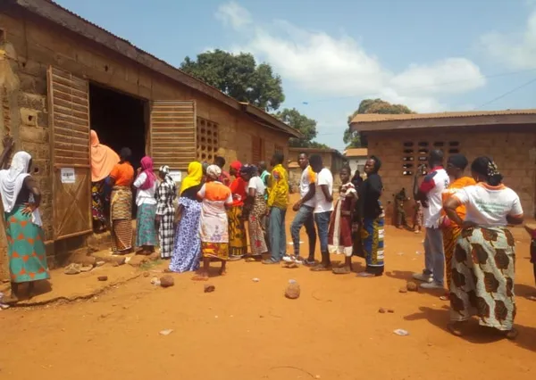 Vote à Vavoua : affrontement entre des jeunes à Bahoulifla