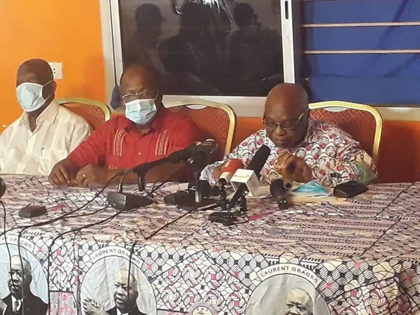 Assoa Adou en conférence de presse demande « l’arrêt de tout le processus électoral »
