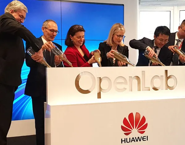 Huawei inaugure un nouveau centre de recherche en mathématiques et calculs à Paris