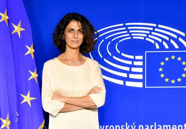L’UE continue sa pression sur ADO : « le 3ème mandat de Ouattara est anticonstitutionnel » – Maria Arena, députée belge