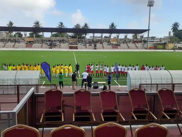 Suivez en direct : le match pour la paix entre les ex footballeurs internationaux et les artistes de Côte d’Ivoire