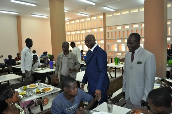 Pose de la première d’un nouveau restaurant universitaire du campus de Cocody