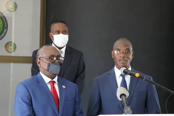 Côte d’Ivoire : le général Vagondo rencontre son homologue libérien « sur instruction du président Ouattara »